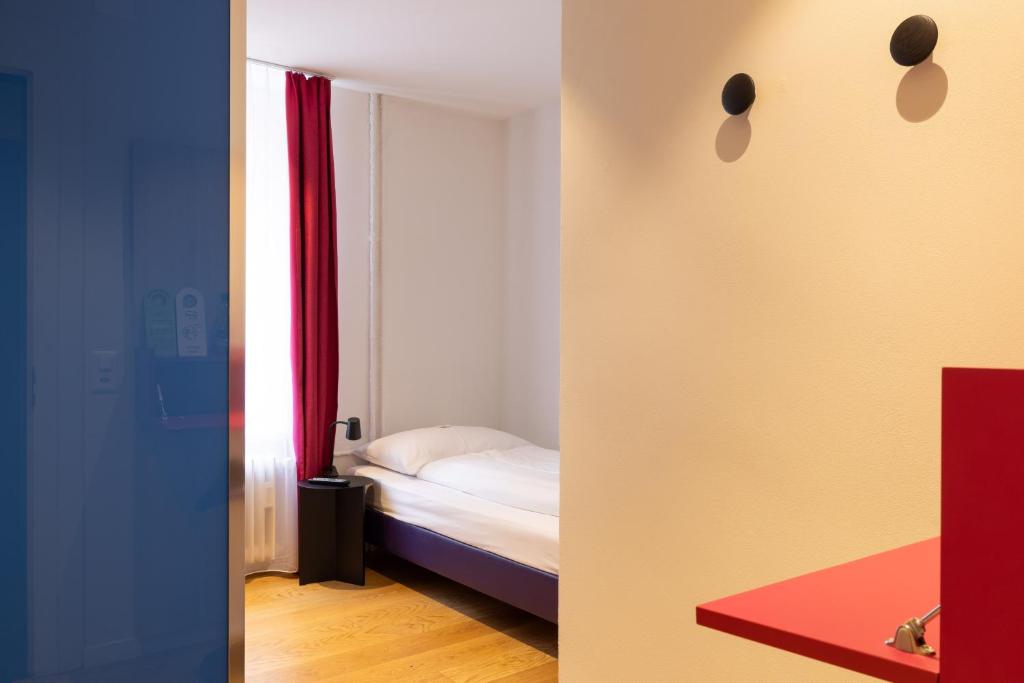 Fred Guest House Hauptbahnhof - Mobile Check-in - Resim 26