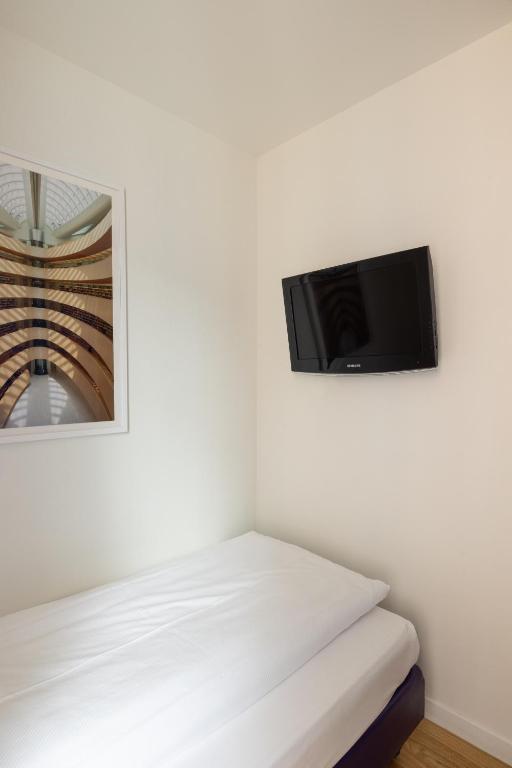 Fred Guest House Hauptbahnhof - Mobile Check-in - Resim 31