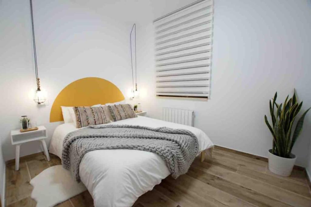 Postel nebo postele na pokoji v ubytování Trauko Flat Parking 12 euros x day EBI01313