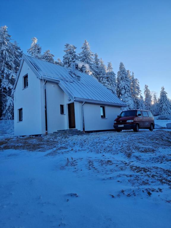 Domek pod Jagodną 824 m n.p.m. Spalona 6 BE pozimi