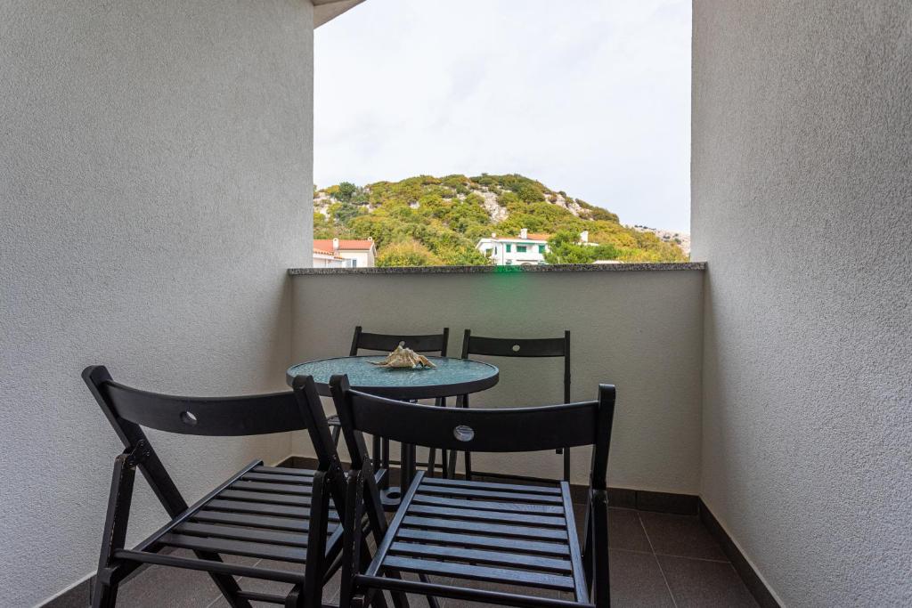 Balkon lub taras w obiekcie Domagoj D&D, Baška