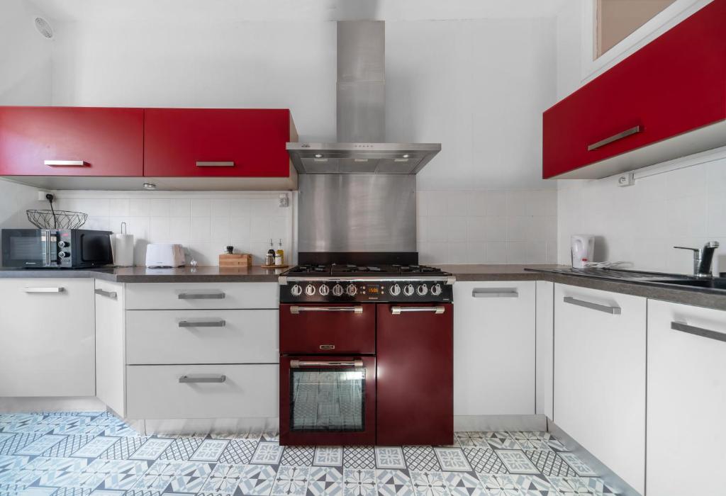 Cuisine ou kitchenette dans l'établissement L'Eugène - Maison 3 chambres