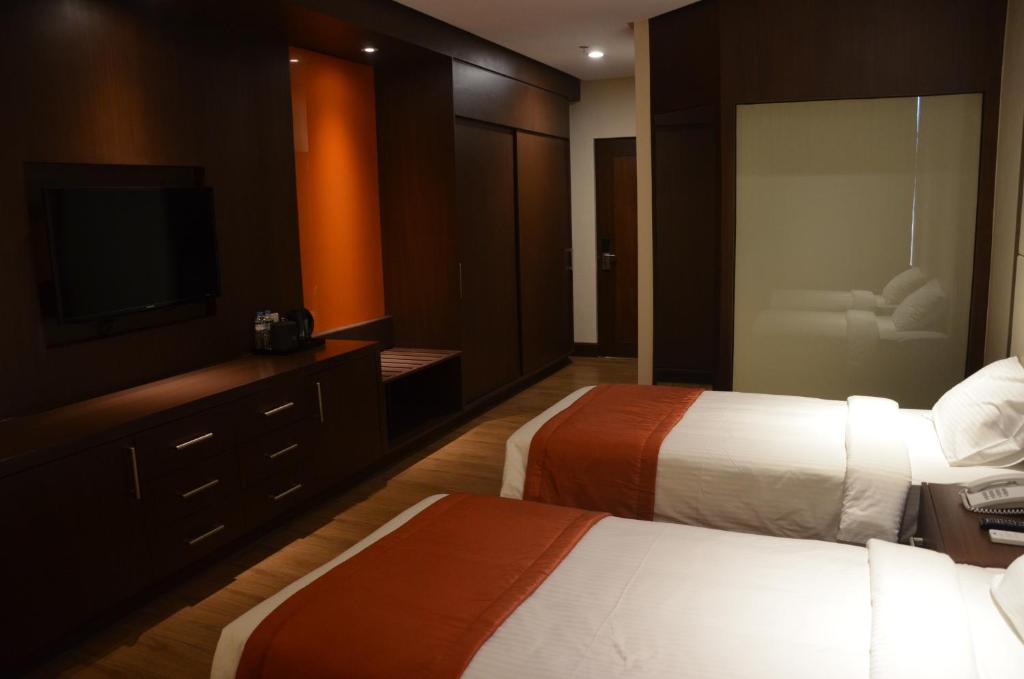 Hotel Monticello Tagaytay - Superior Twin Room