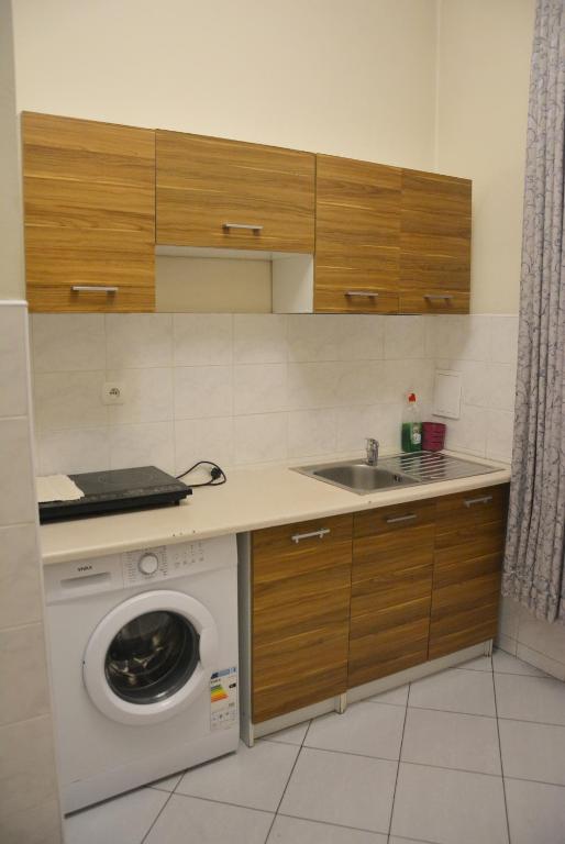 Kuchyňa alebo kuchynka v ubytovaní Florian Apartment 8
