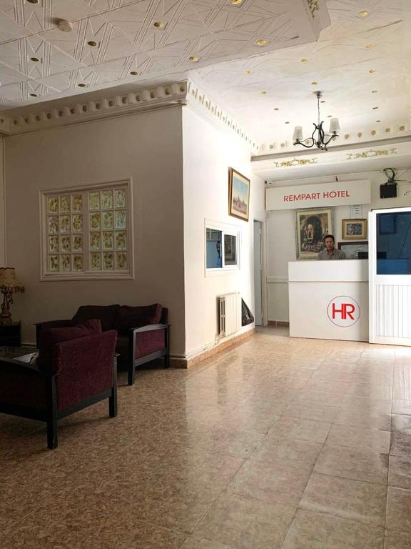 Lobbyen eller receptionen på Hotel les Remparts