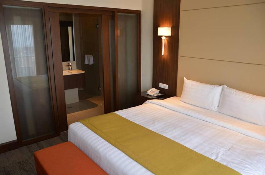 Hotel Monticello Tagaytay photo