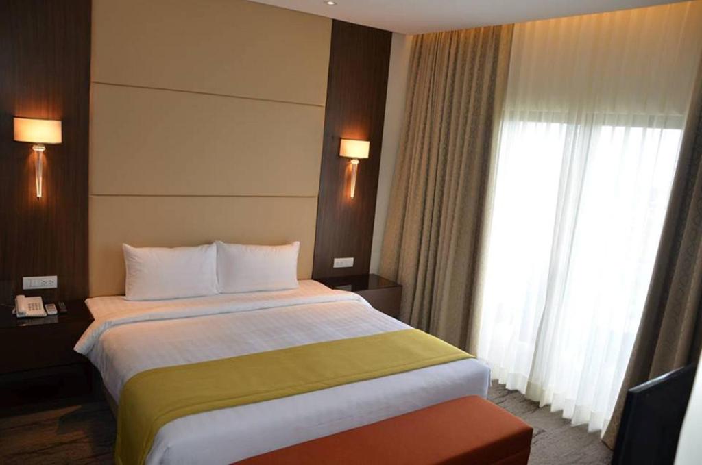 Hotel Monticello Tagaytay photo