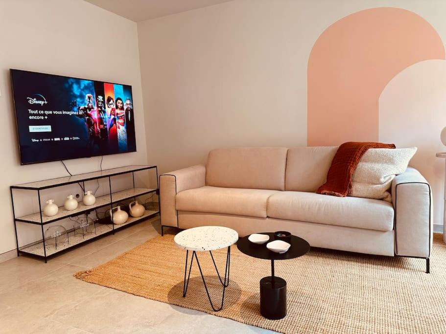 TV a/nebo společenská místnost v ubytování New ! Superbe studio - Déco Marrakech Flair