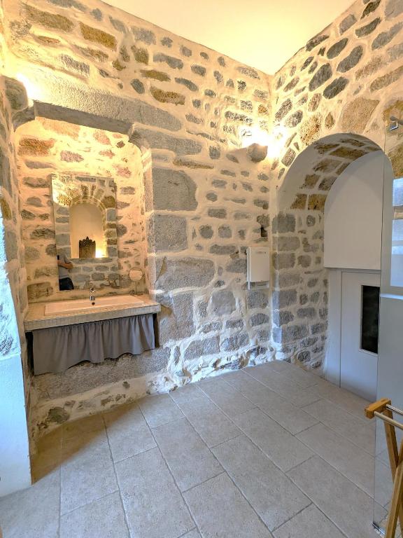 Fotografie z fotogalerie ubytování Gîte XIIIème siècle - 3 étoiles - WIFI - Salle de sport v destinaci Osse-en-Aspe