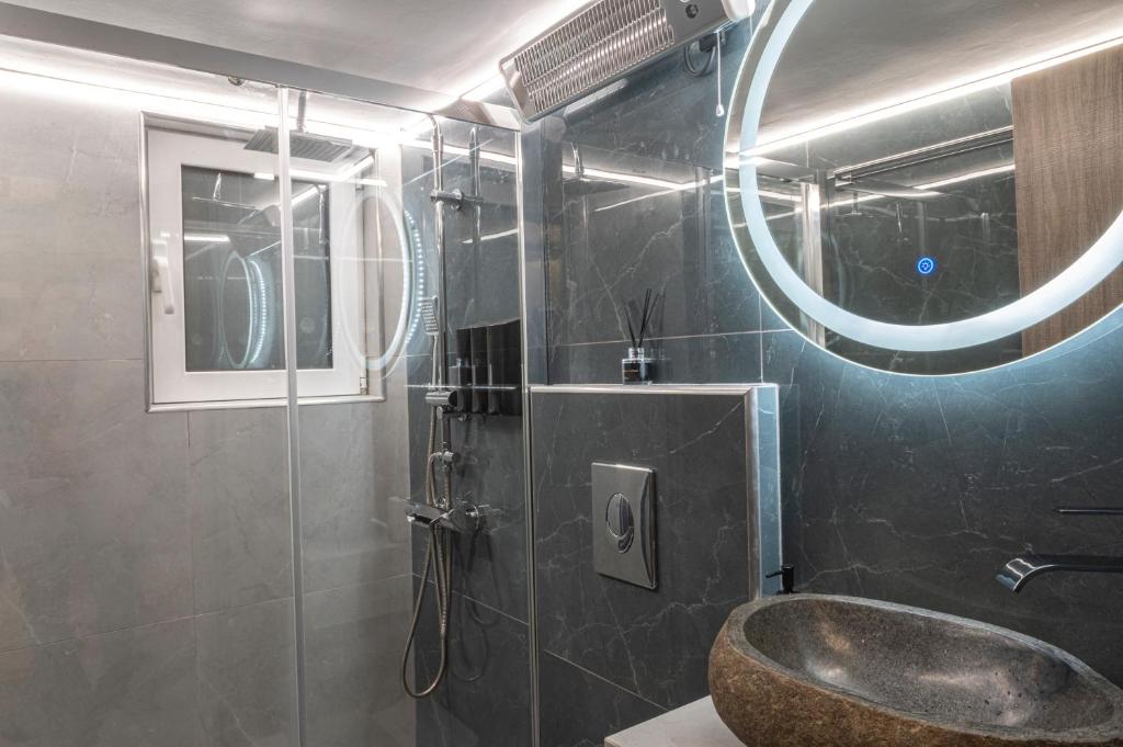 Koupelna v ubytování Elite Suite Loutraki