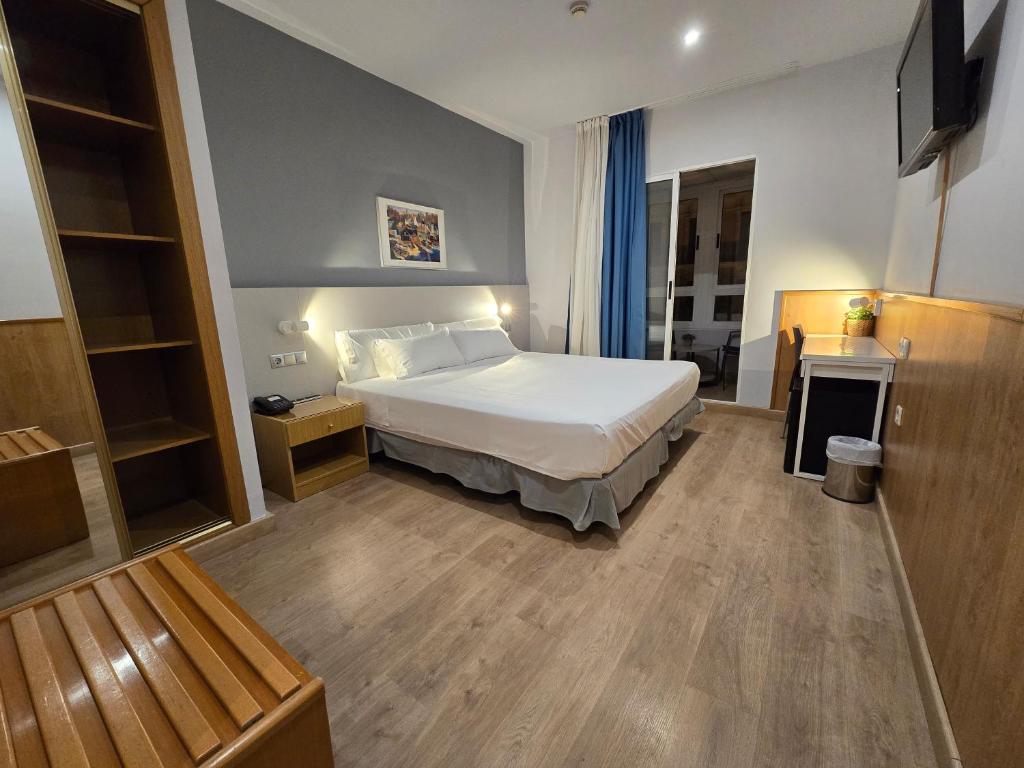 
King Room with Balcony
