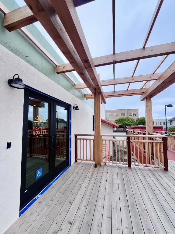 Balkón nebo terasa v ubytování Monterey Hostel