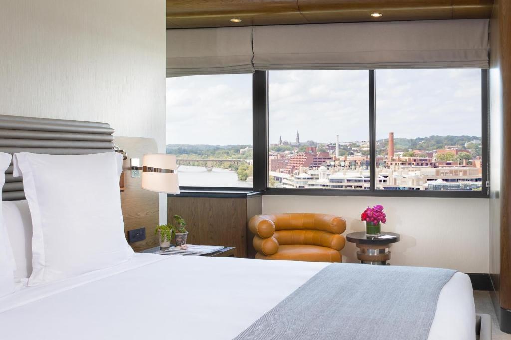 The Watergate Hotel Georgetown - Deluxe King Room With A River View