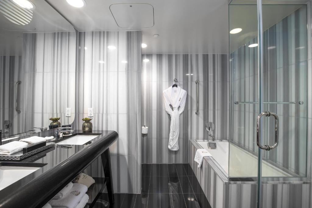 The Watergate Hotel Georgetown - Suite With Balcony