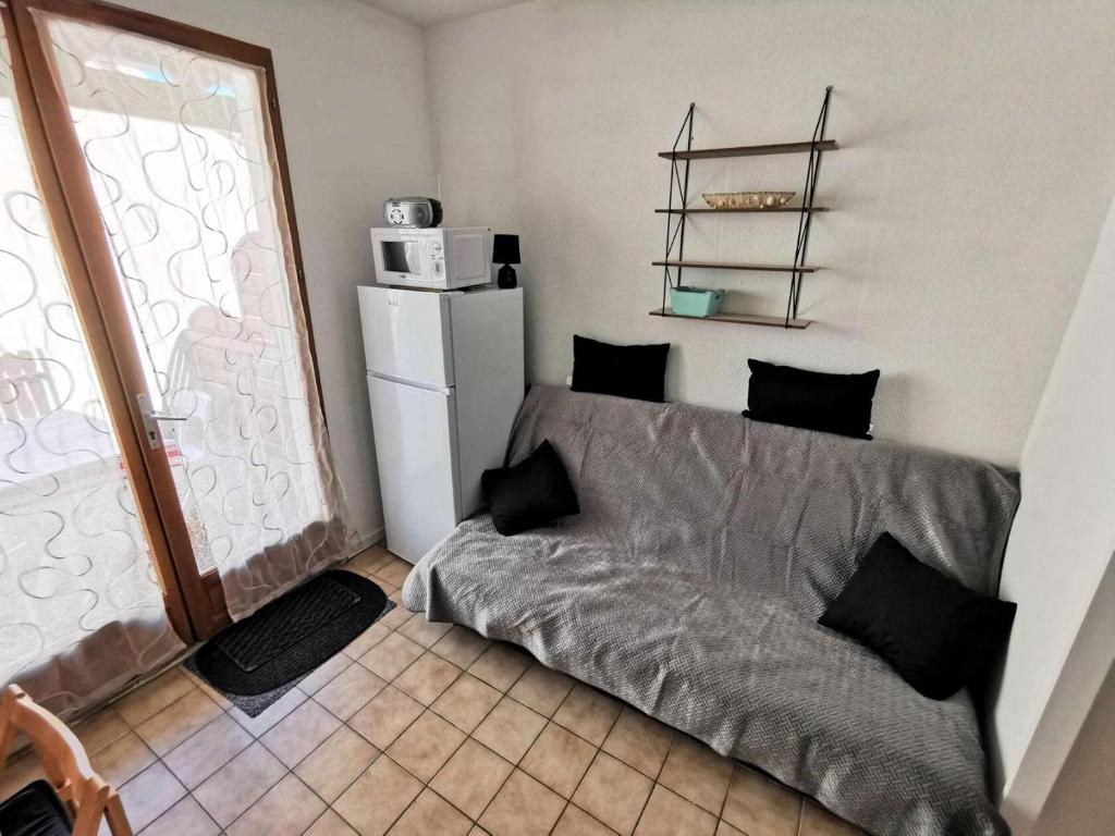 Kuchyňa alebo kuchynka v ubytovaní Résidence Hawai 1 - VILLA T1 CAB 4 couchages PORT LEUCATE MAE-1274