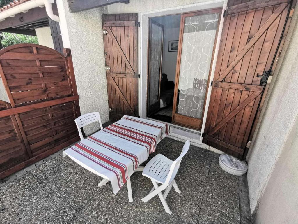 Fotografia z galérie ubytovania Résidence Hawai 1 - VILLA T1 CAB 4 couchages PORT LEUCATE MAE-1274 v destinácii Port Leucate