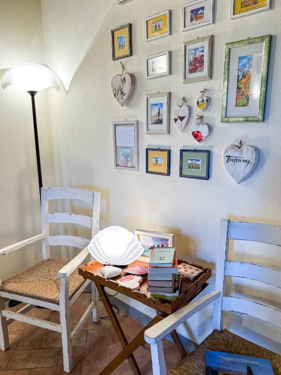 Część wypoczynkowa w obiekcie Monolocale il vecchio fienile