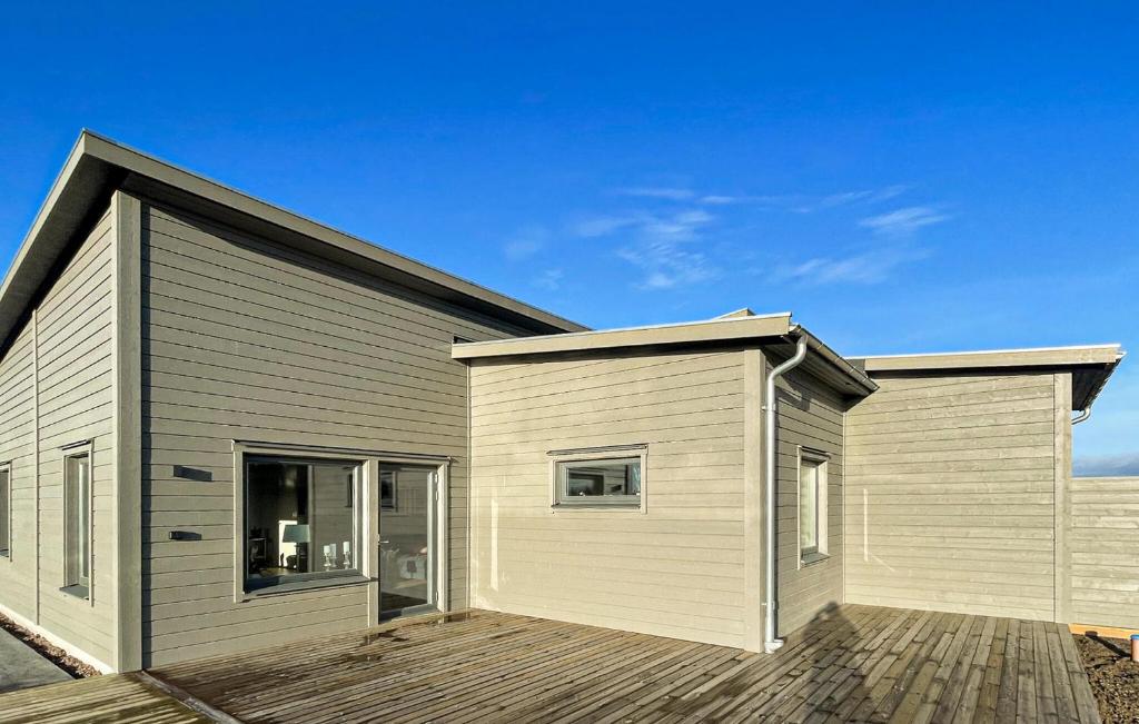 Mörbylångaにある2 Bedroom Stunning Home In Mörbylångaの白い家