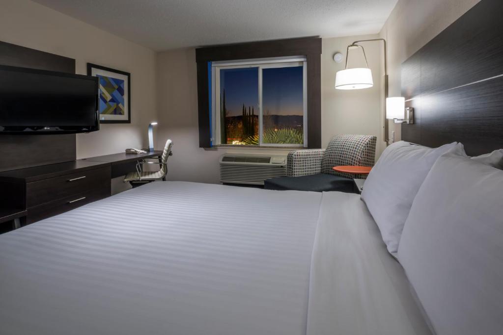 Holiday Inn Express Hotel & Suites Livermore by IHG photo