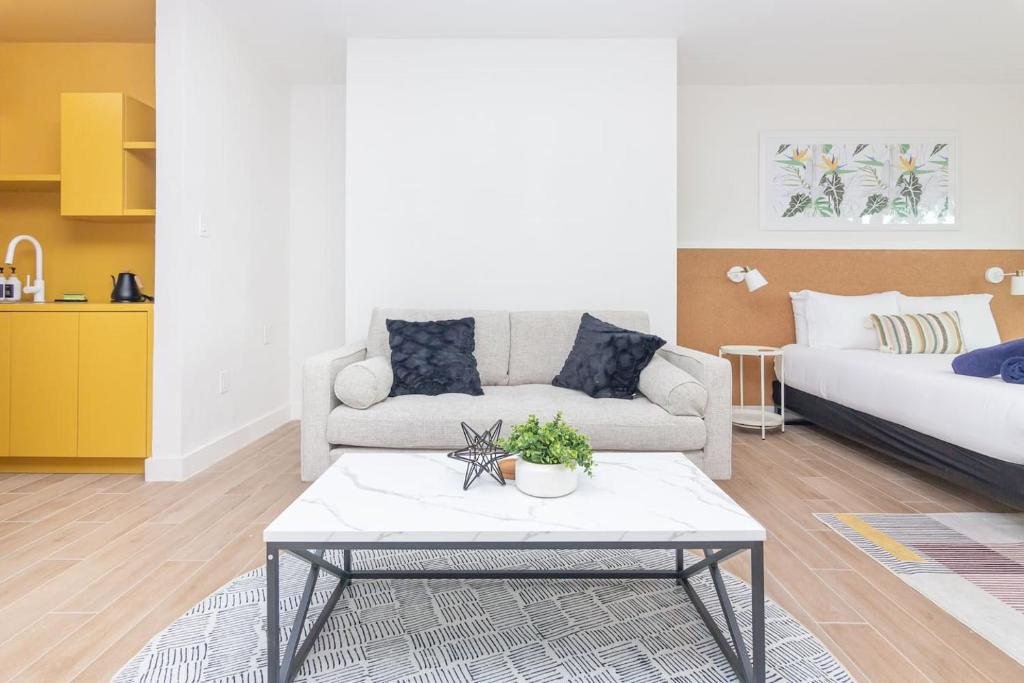 Large Stylish Studio Apartment In El Portal #3 - Single Room