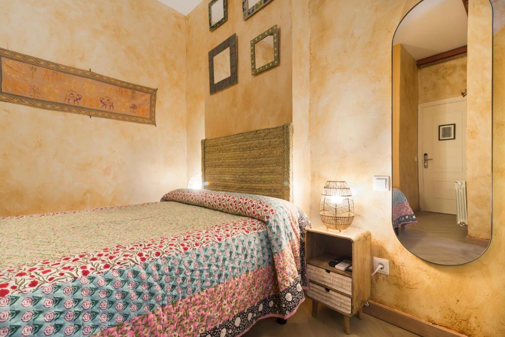 Hostal Artistic B&B - 10