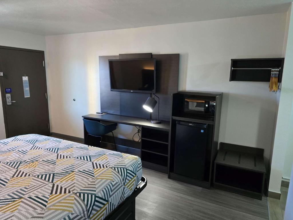 Motel 6 Oklahoma City OK Frontier City photo