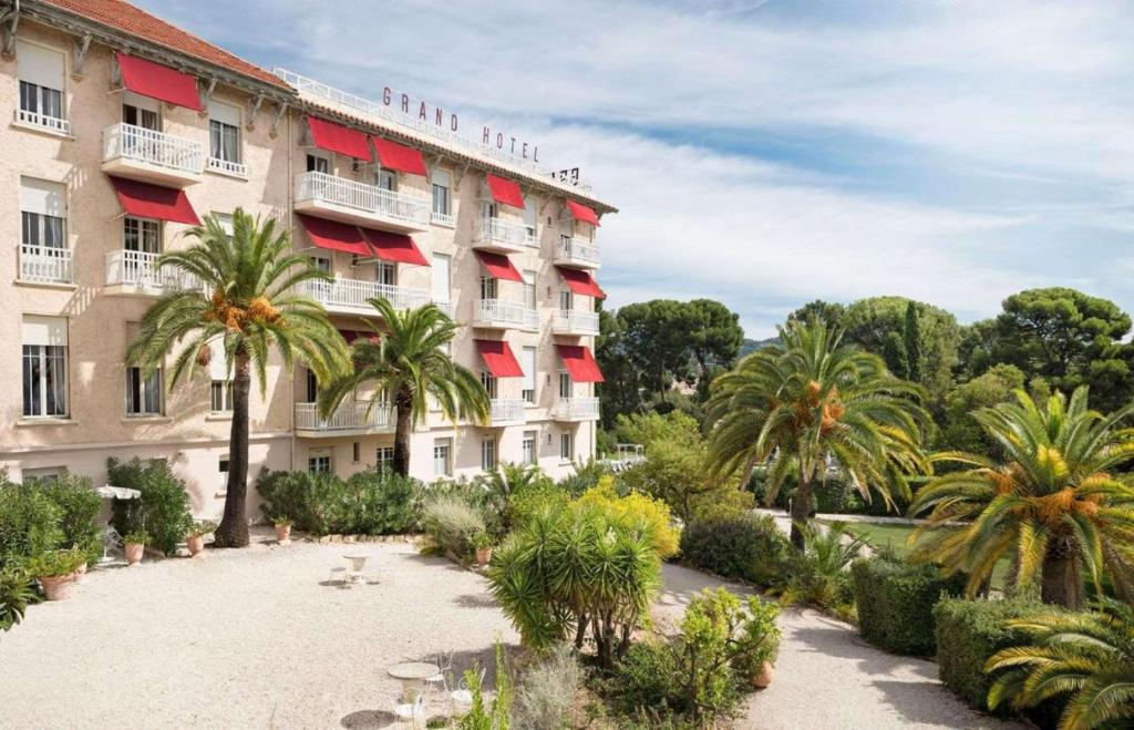 Фото Grand Hotel Des Lecques; BW Signature Collection
