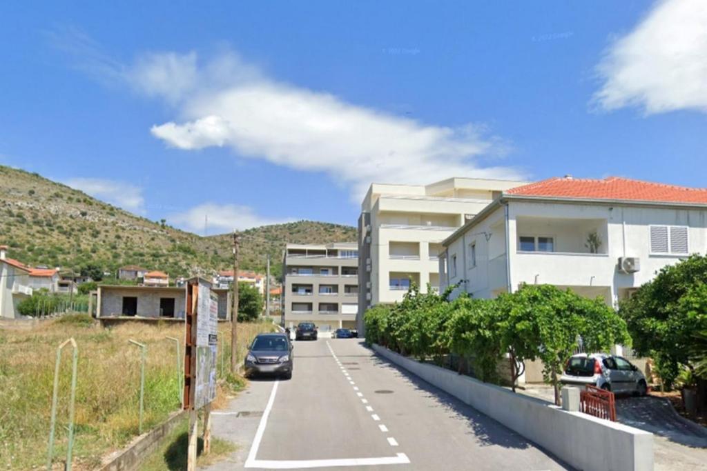 Apartments with parking space Seget Donji, Trogir - 22549