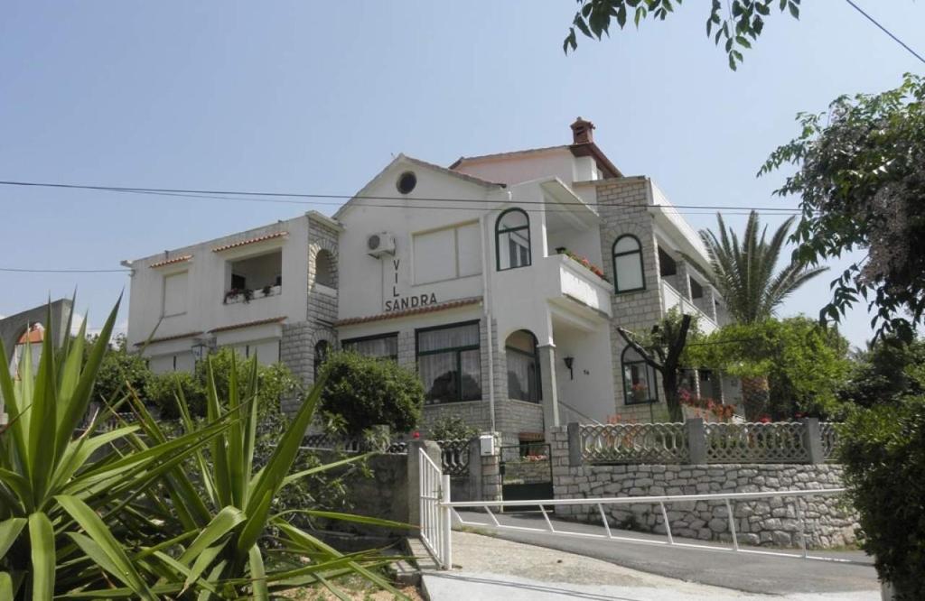 Apartments by the sea Barbat, Rab - 22564