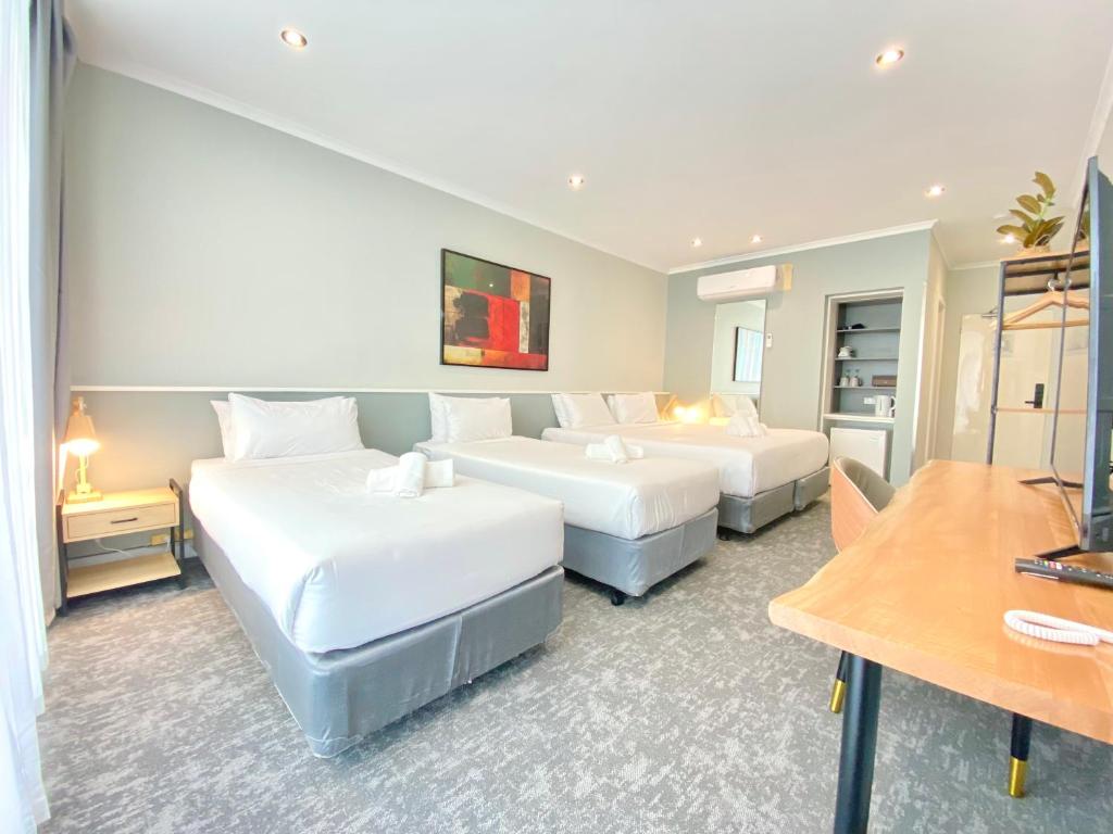 The Parkmore Hotel - Guest Room King Or Twin And Single