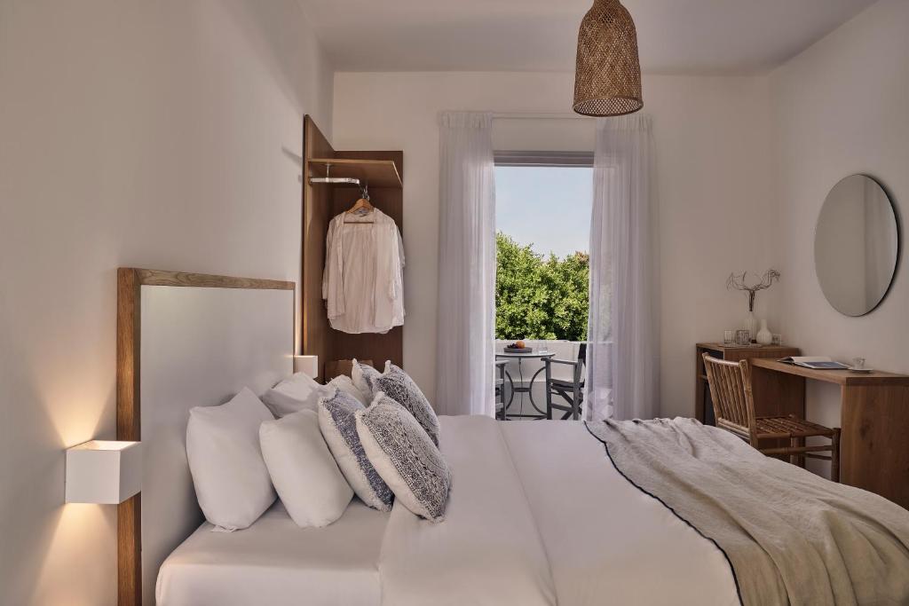 Dionysos Seaside Resort Ios - 4