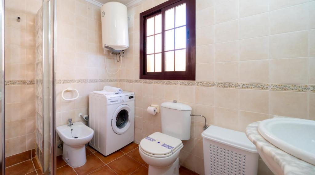 Kúpeľňa v ubytovaní Club Salino Hideaway-Your Peaceful Retreat with Pool in Torrevieja
