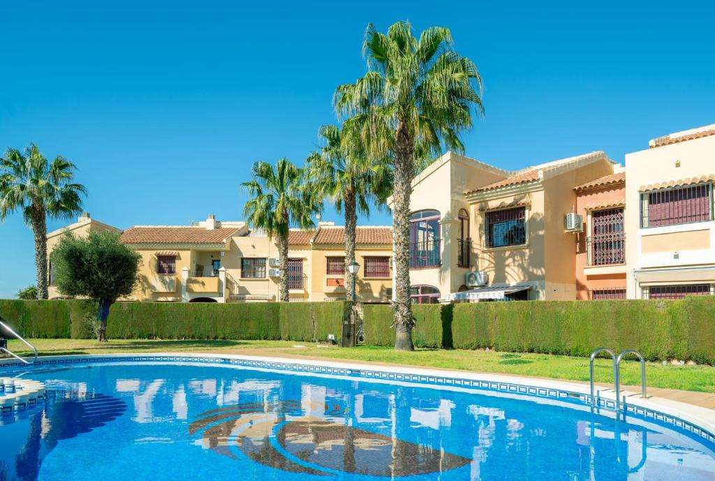 Bazén v ubytovaní Club Salino Hideaway-Your Peaceful Retreat with Pool in Torrevieja alebo v jeho blízkosti