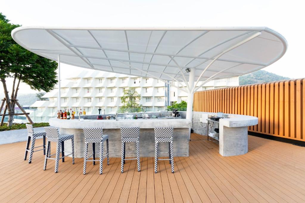 Andaman Embrace Patong, Phuket - Resim 24