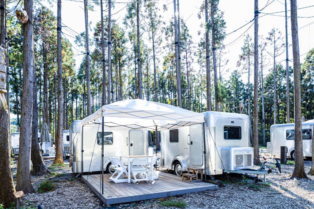 Zahrada ubytování glampark FREE AND EASY CAMP RESORT　三重県