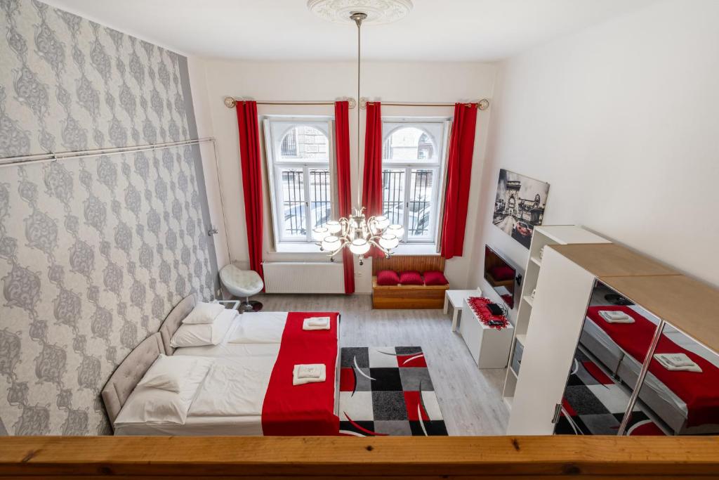 Red Romance Apartment 1067 Budapest, 8 Eötvös utca kép - 1
