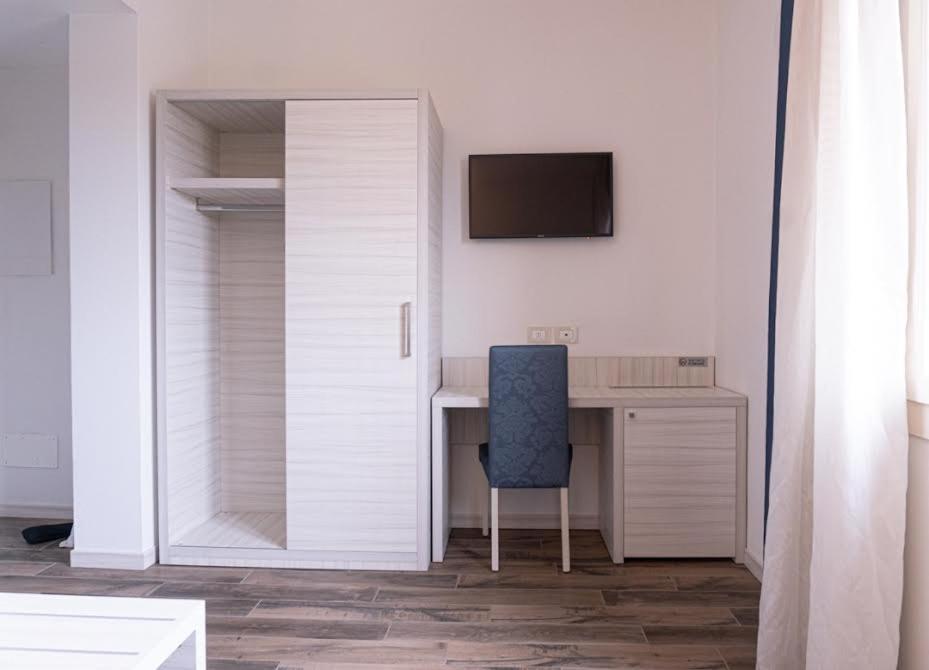 TV a/nebo společenská místnost v ubytování Guest House DOLCE LAGUNA 2