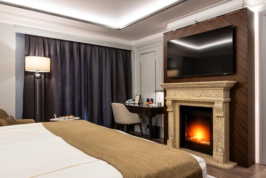 Postel nebo postele na pokoji v ubytování Xheko Imperial Luxury Hotel & SPA