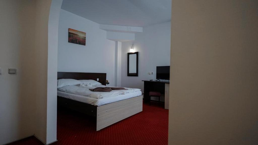 Vila Trandafirul si Liliacul - Chambre De Luxe (2 Adultes + 1 Enfant)