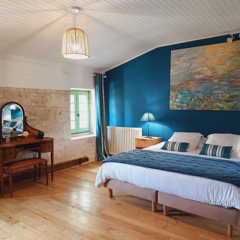 MANOIR Le Moulinal47 - vue panoramique - Large Double Room