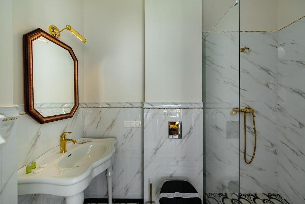 Ateneea Luxury Rooms - Resim 16