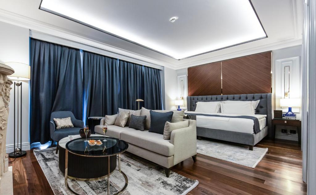 Posezení v ubytování Xheko Imperial Luxury Hotel & SPA