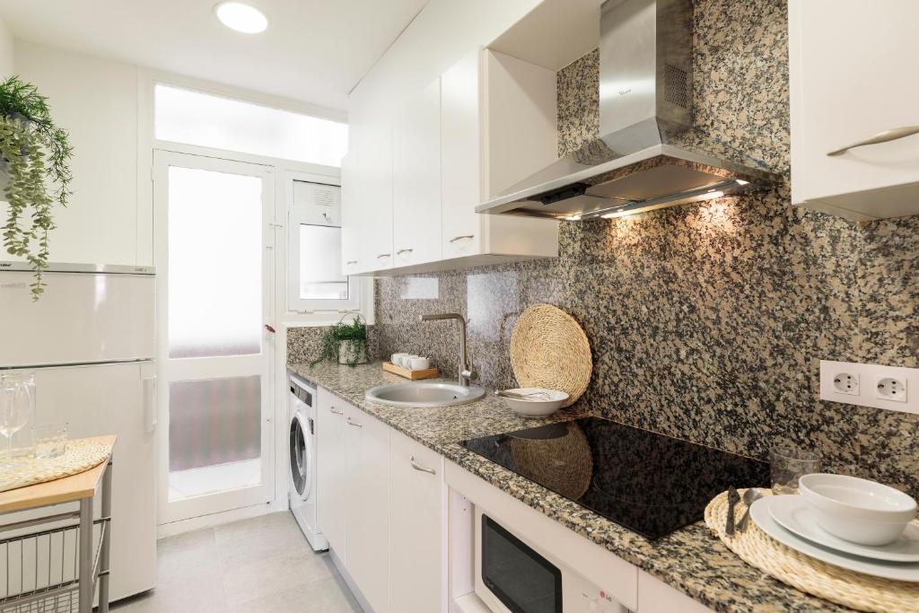 Apartments Sata Sagrada Familia Area - 19