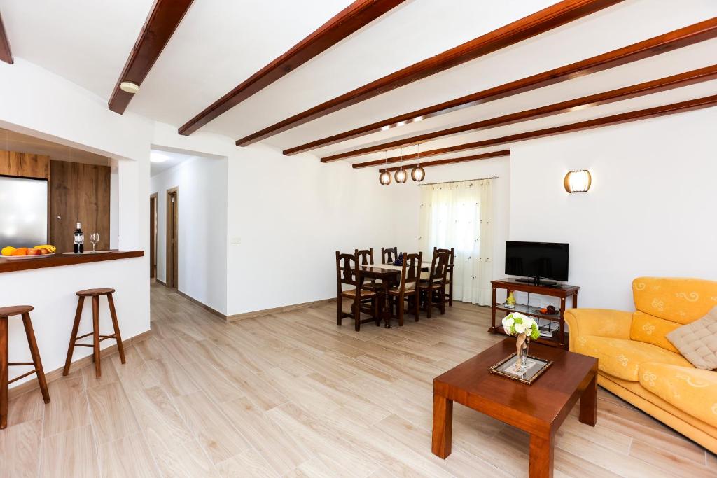 TV a/nebo společenská místnost v ubytování Villa Santa Lucia