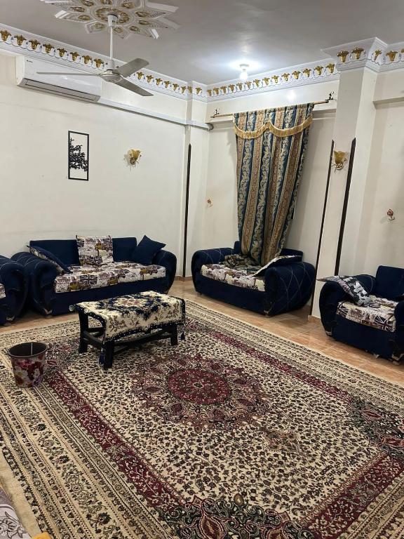 Posezení v ubytování مصر الاقصر القرنة البعيرات الجزيرة
