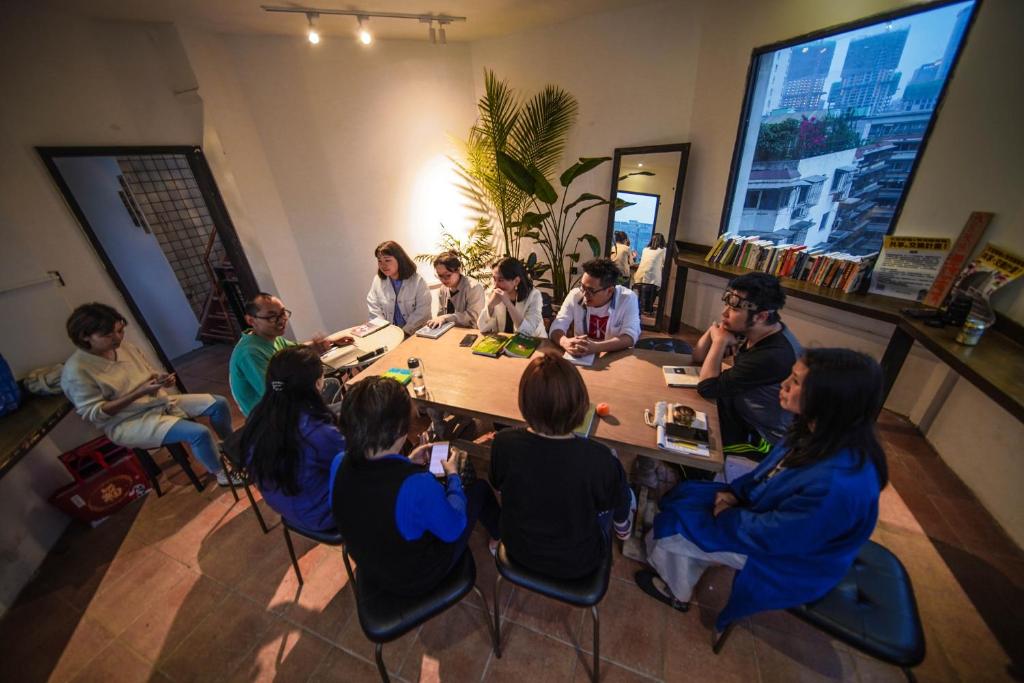 Hosté ubytování Chengdu Local Tea Hostel - Short Walk To Taikooli - Chill & Social Coffee Lounge - Metro downstairs - Free Activities - Friendly English Speaking Staff - Tibet, Panda, Buddha & Snow Mountain Tours
