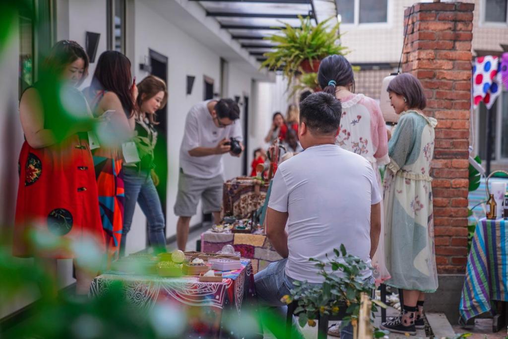 Hosté ubytování Chengdu Local Tea Hostel - Short Walk To Taikooli - Chill & Social Coffee Lounge - Metro downstairs - Free Activities - Friendly English Speaking Staff - Tibet, Panda, Buddha & Snow Mountain Tours
