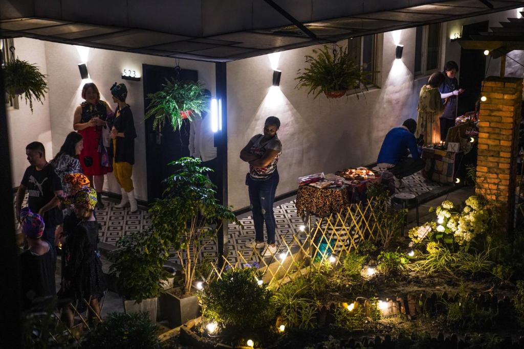 Hosté ubytování Chengdu Local Tea Hostel - Short Walk To Taikooli - Chill & Social Coffee Lounge - Metro downstairs - Free Activities - Friendly English Speaking Staff - Tibet, Panda, Buddha & Snow Mountain Tours
