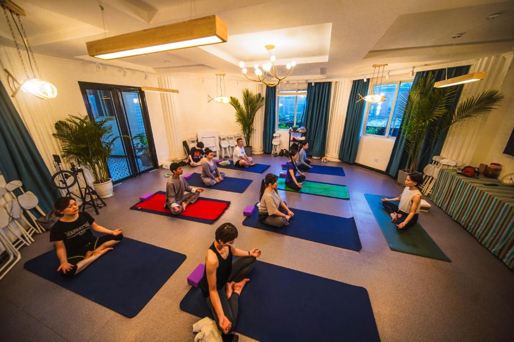 Hosté ubytování Chengdu Local Tea Hostel - Short Walk To Taikooli - Chill & Social Coffee Lounge - Metro downstairs - Free Activities - Friendly English Speaking Staff - Tibet, Panda, Buddha & Snow Mountain Tours