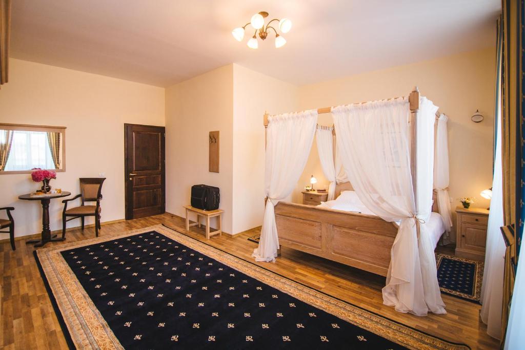 Postel nebo postele na pokoji v ubytování Karlhof